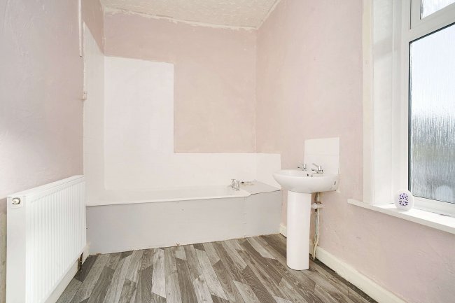 498 Burnley Road, Accrington, Lancashire, BB5 6JU 5