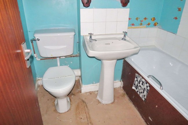 16 Tredgold Street, Horwich, Bolton, BL6 5PT 2