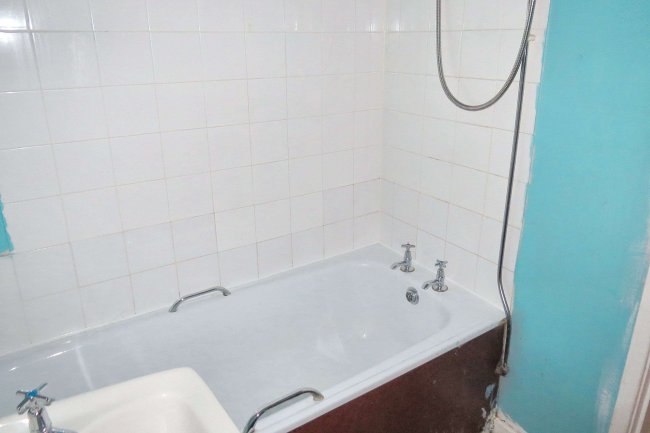 16 Tredgold Street, Horwich, Bolton, BL6 5PT 2