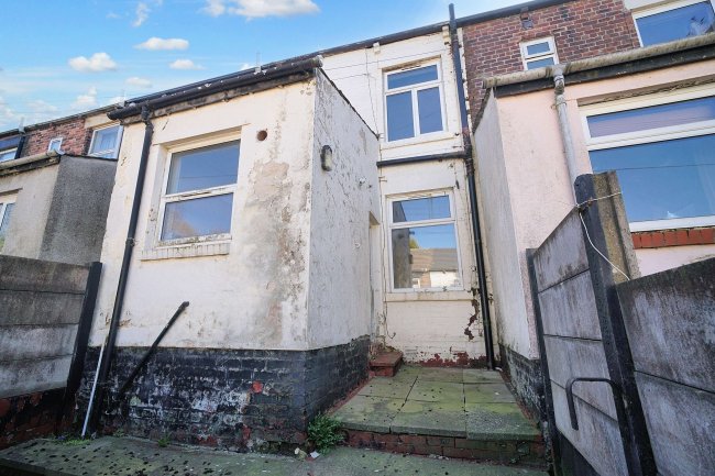 113 Redgrave Street, Oldham, OL4 2EA 3