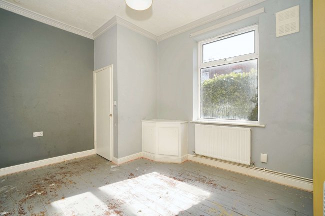 113 Redgrave Street, Oldham, OL4 2EA 3