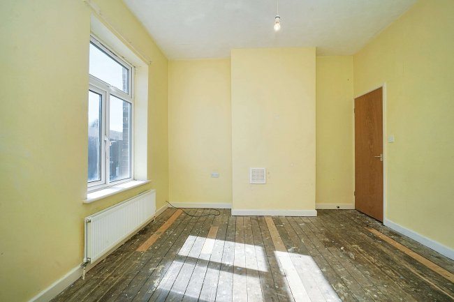 113 Redgrave Street, Oldham, OL4 2EA 3