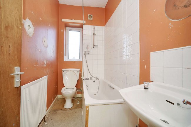 113 Redgrave Street, Oldham, OL4 2EA 3