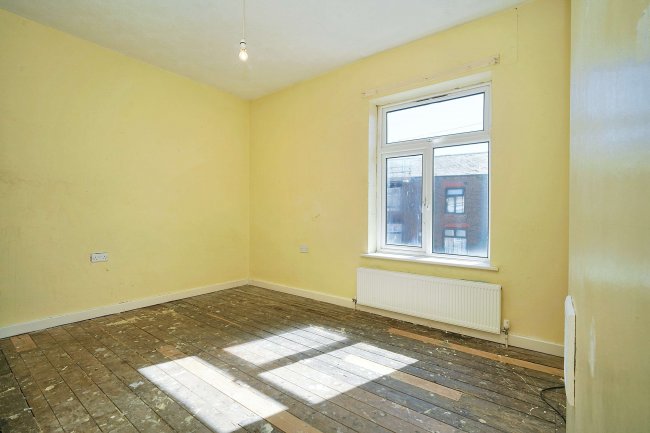 113 Redgrave Street, Oldham, OL4 2EA 3