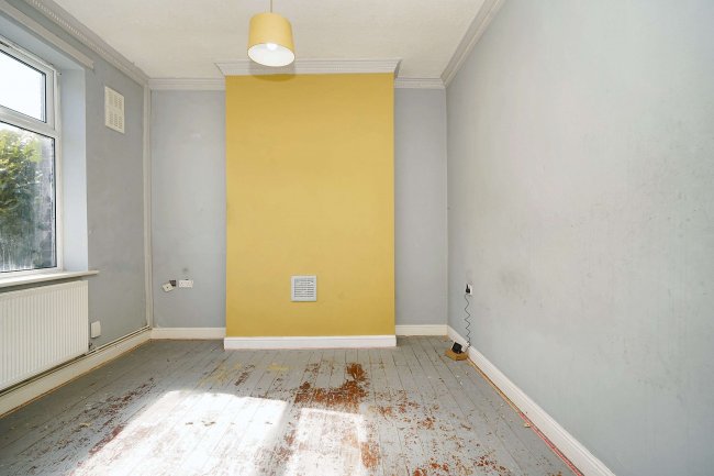 113 Redgrave Street, Oldham, OL4 2EA 3