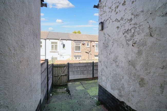 113 Redgrave Street, Oldham, OL4 2EA 3