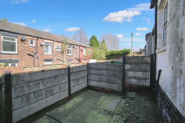 113 Redgrave Street, Oldham, OL4 2EA 3