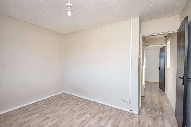 5 Athersley Gardens, Owlthorpe, Sheffield, S20 6RW 7