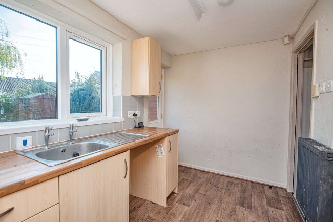 5 Athersley Gardens, Owlthorpe, Sheffield, S20 6RW 7