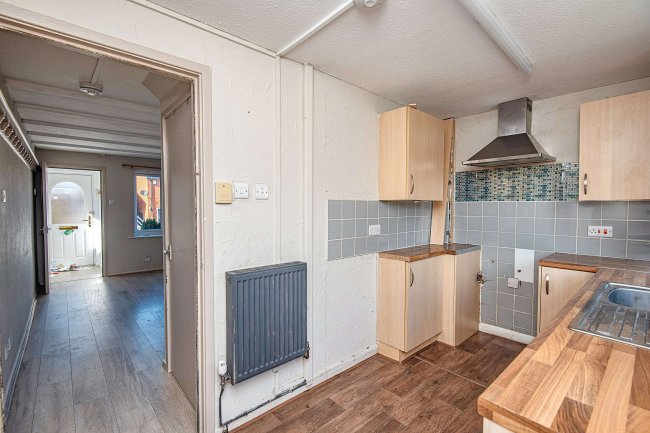 5 Athersley Gardens, Owlthorpe, Sheffield, S20 6RW 7