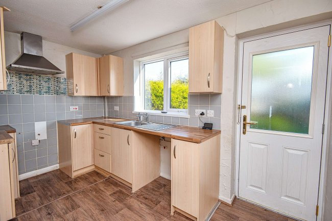 5 Athersley Gardens, Owlthorpe, Sheffield, S20 6RW 7