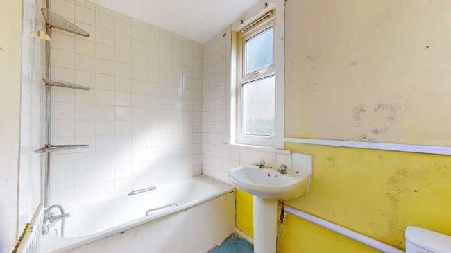 148A and B Ravensbury Road, Earlsfield, London, SW18 4RU 5