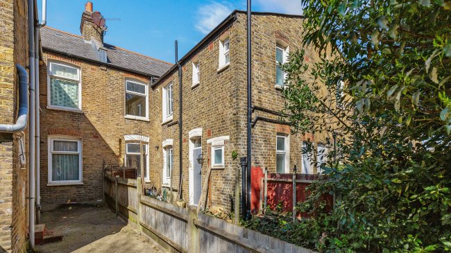 148A and B Ravensbury Road, Earlsfield, London, SW18 4RU 5