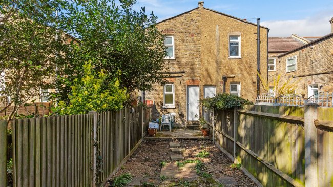 148A and B Ravensbury Road, Earlsfield, London, SW18 4RU 5