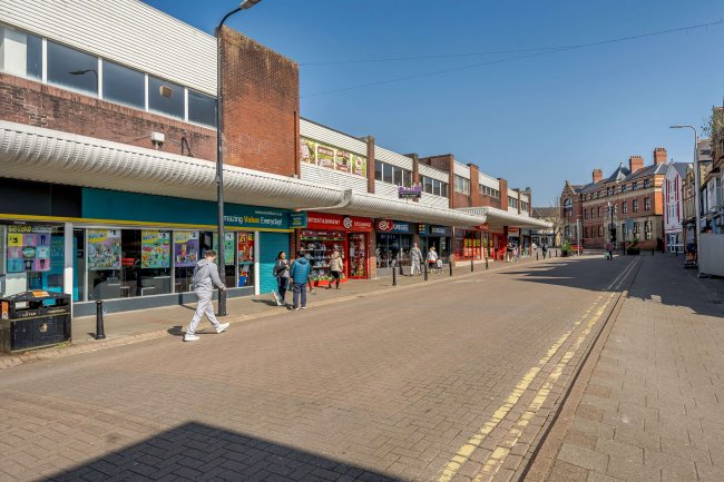 137 Holton Road, Barry, South Glamorgan, CF63 4HP 3