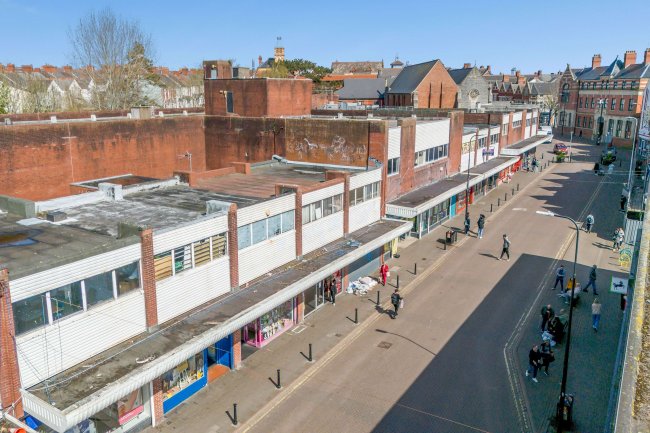 137 Holton Road, Barry, South Glamorgan, CF63 4HP 3