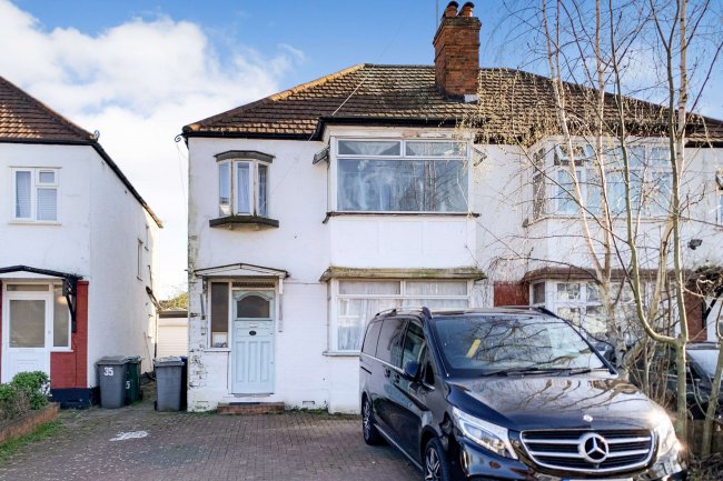 37 Paxford Road, Wembley HA0 3RQ 4