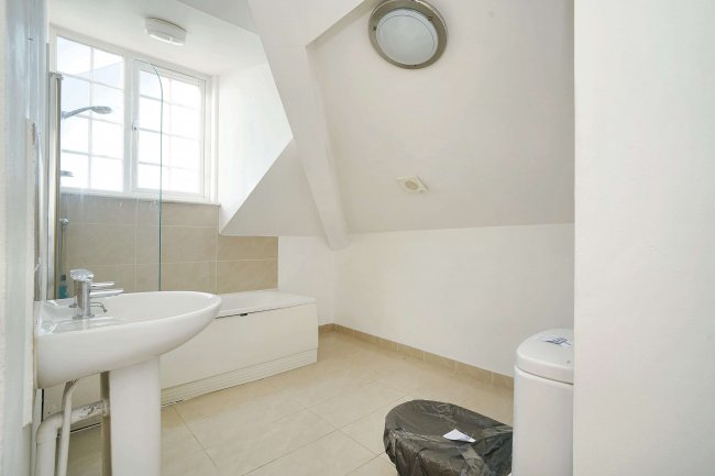 Flat 14 Montpellier Mansions, 22 Montpellier Crescent, Wallasey, CH45 9AB 3