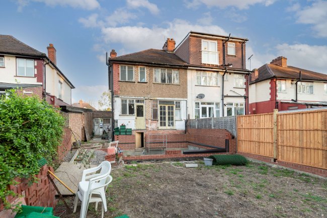 46 Birchen Grove, Kingsbury, London, NW9 8SA 9