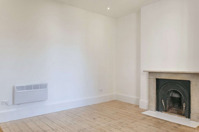 Flat D, 16 Elgin Crescent, Notting Hill, London, W11 2JR 7