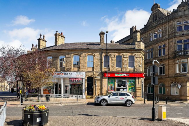 1 -1A Bow Street, Keighley BD21 3PB 10