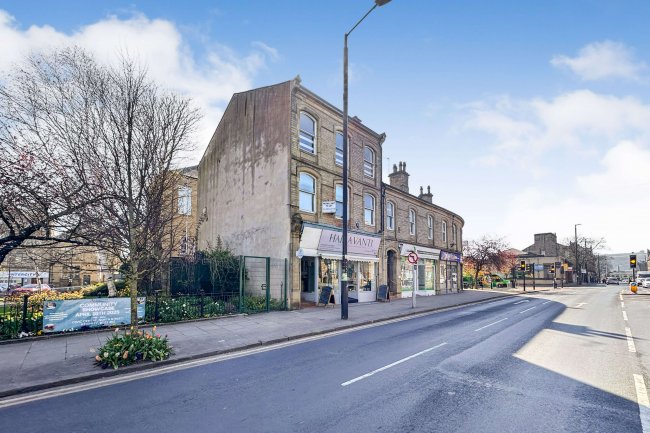 68 North Street, Keighley BD21 3RY 9