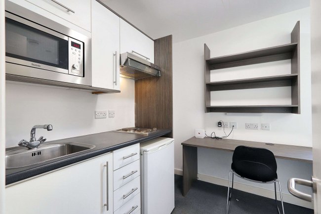 Flat 504 Pearl Works, 2 Howard Lane, Sheffield S1 2FT 1
