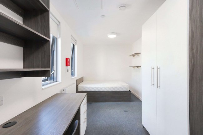Flat 504 Pearl Works, 2 Howard Lane, Sheffield S1 2FT 1