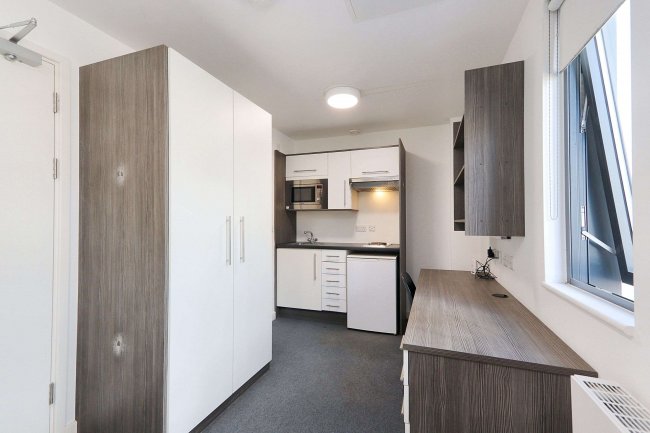 Flat 504 Pearl Works, 2 Howard Lane, Sheffield S1 2FT 1