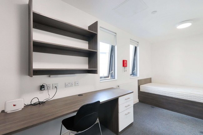 Flat 504 Pearl Works, 2 Howard Lane, Sheffield S1 2FT 1