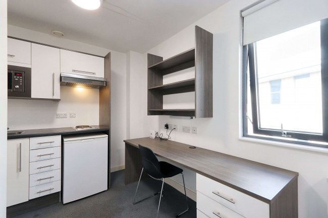 Flat 504 Pearl Works, 2 Howard Lane, Sheffield S1 2FT 1