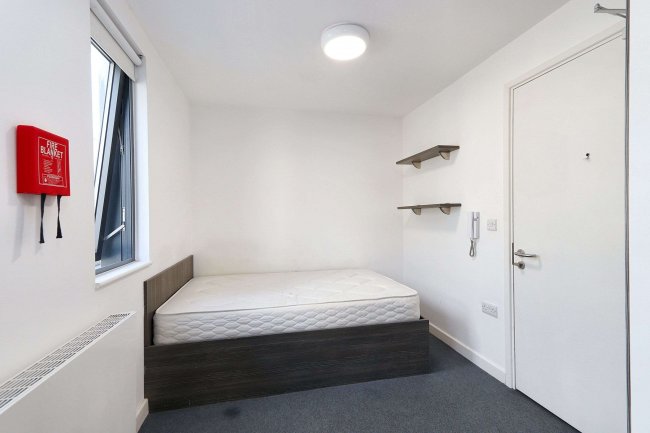 Flat 504 Pearl Works, 2 Howard Lane, Sheffield S1 2FT 1