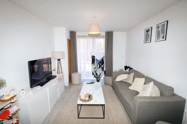 50 Suffield Lodge, Suffield Hill, High Wycombe, Buckinghamshire, HP11 2FR 4