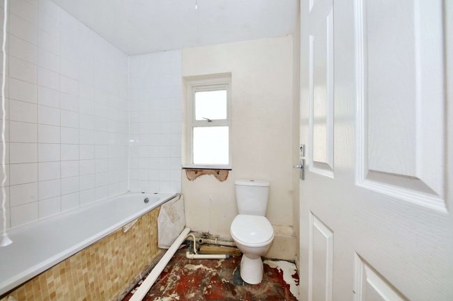 43 Bunkers Hill Lane, Bilston, WV14 6JP 7