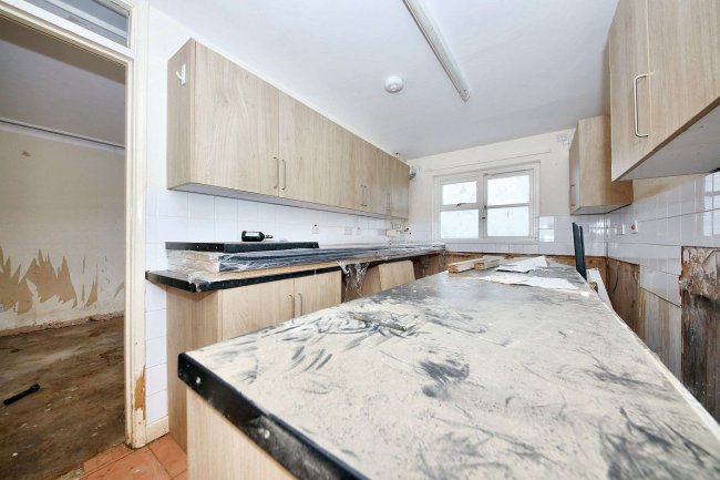 43 Bunkers Hill Lane, Bilston, WV14 6JP 7