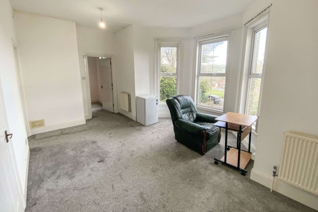 1 Glenmore Road, Salisbury, SP1 3HF 3