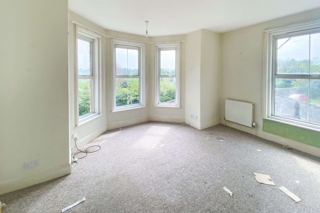 1 Glenmore Road, Salisbury, SP1 3HF 3