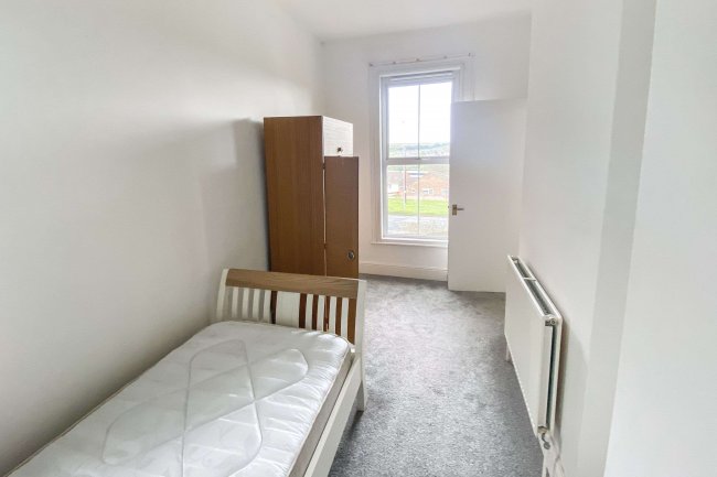 1 Glenmore Road, Salisbury, SP1 3HF 3