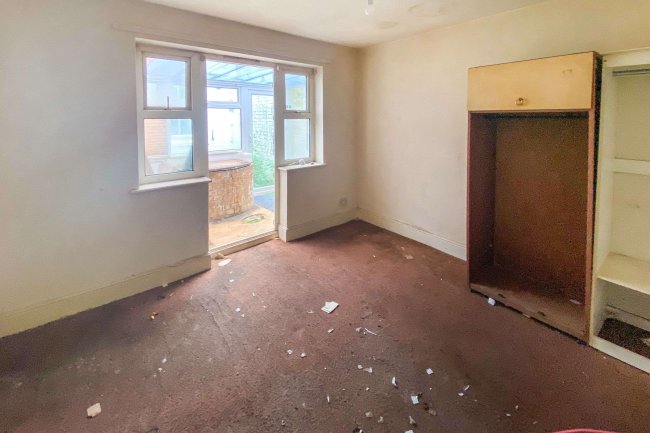 1 Glenmore Road, Salisbury, SP1 3HF 3