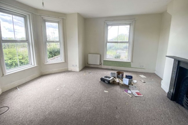 1 Glenmore Road, Salisbury, SP1 3HF 3