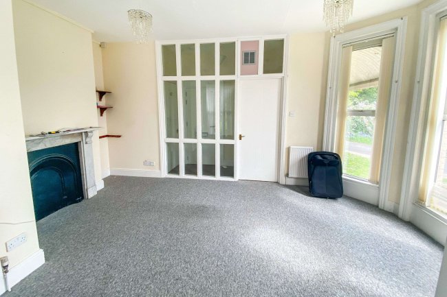 1 Glenmore Road, Salisbury, SP1 3HF 3