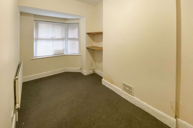 1 Glenmore Road, Salisbury, SP1 3HF 3