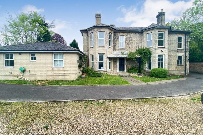 1 Glenmore Road, Salisbury, SP1 3HF 3