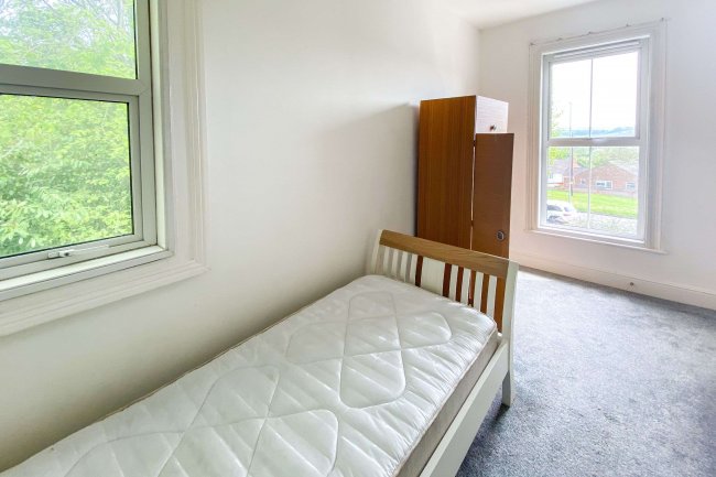 1 Glenmore Road, Salisbury, SP1 3HF 3