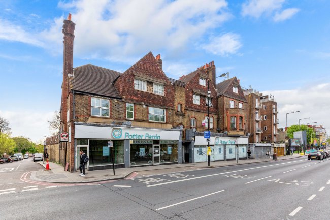 Hambly Mansions, 412-416 Streatham High Road, London, SW16 6EU 8