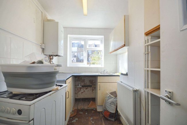 22 Ceylon Road, London W14 0PY 3