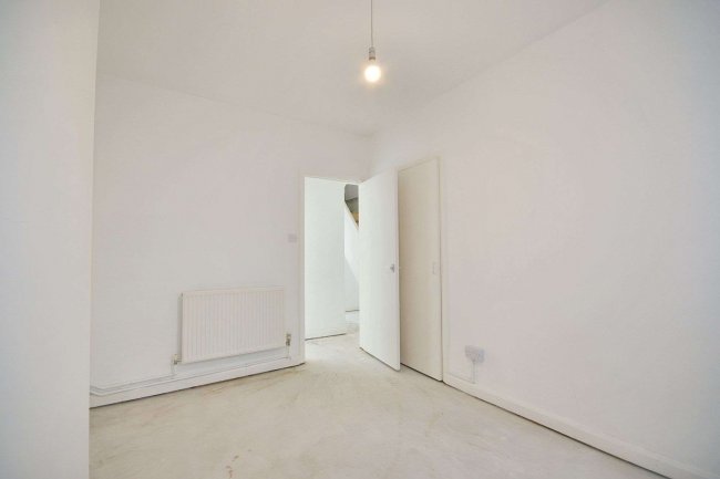22 Ceylon Road, London W14 0PY 3