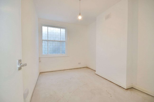 22 Ceylon Road, London W14 0PY 3