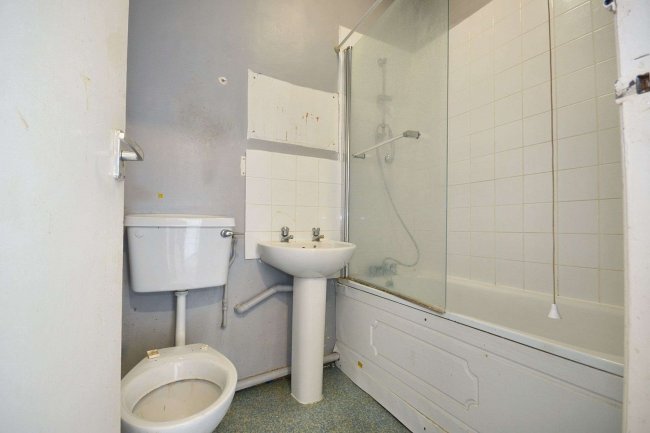 22 Ceylon Road, London W14 0PY 3