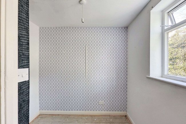 Flat B, 31 Warbeck Road, London W12 8NS 10
